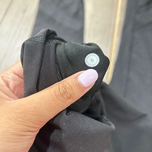 Lululemon Wunder Under Crop 21” - Picture 3 of 3